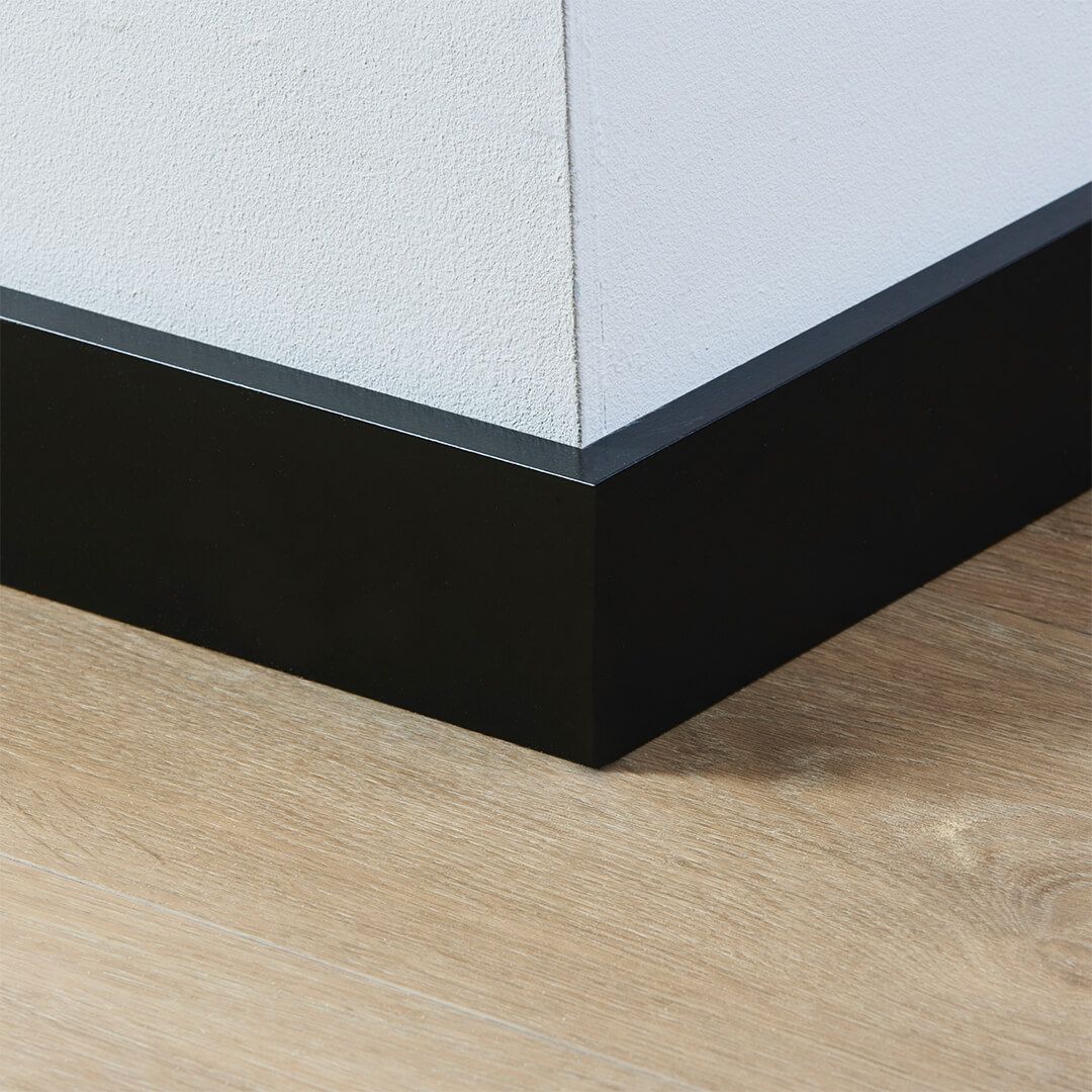 Co-pro gelakte plint amsterdam zwart 70x15