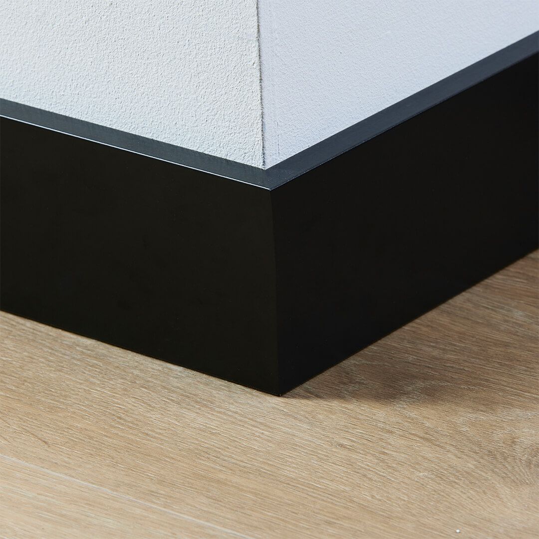 Co-pro gelakte plint amsterdam zwart 90x15