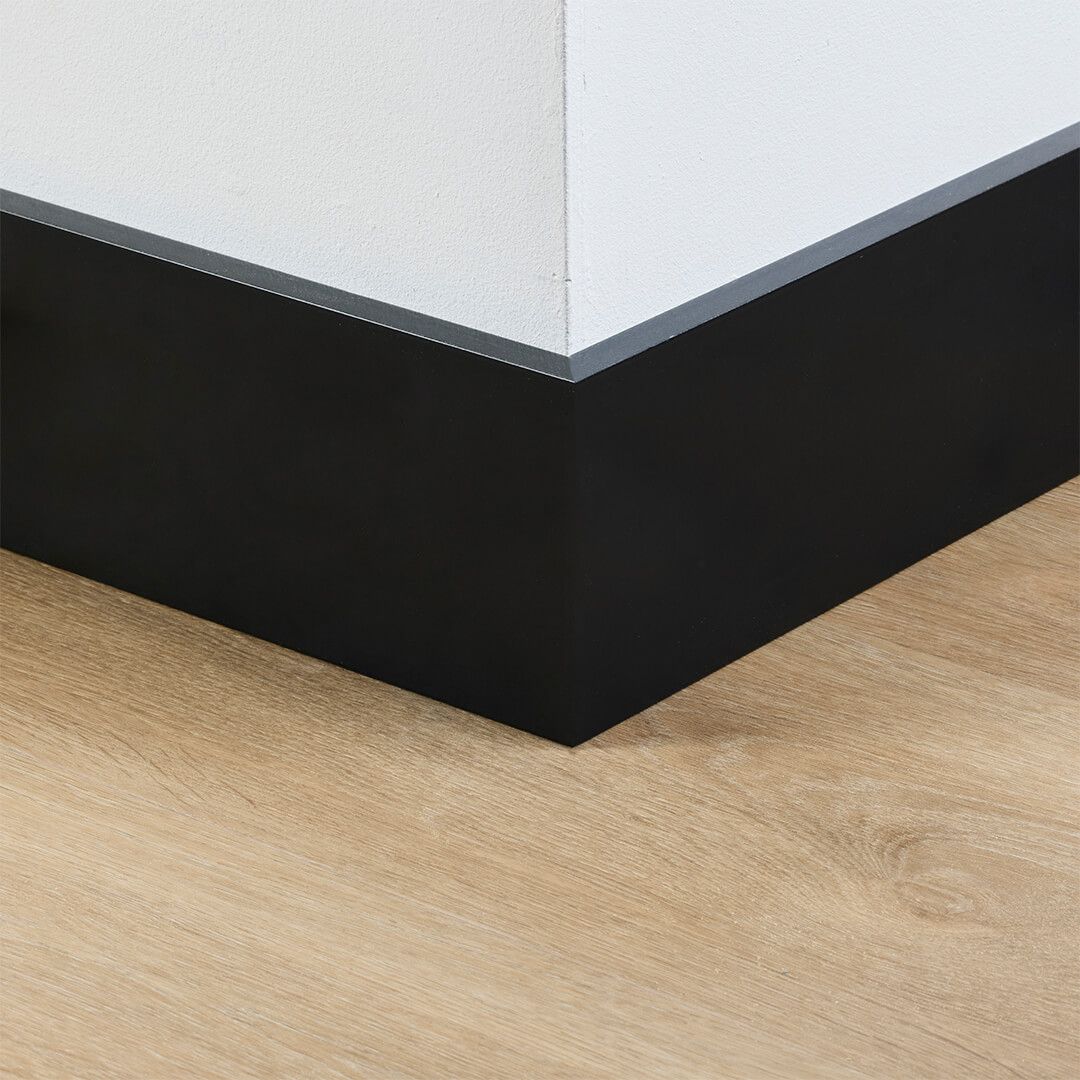 Co-pro gelakte plint amsterdam zwart 120x15